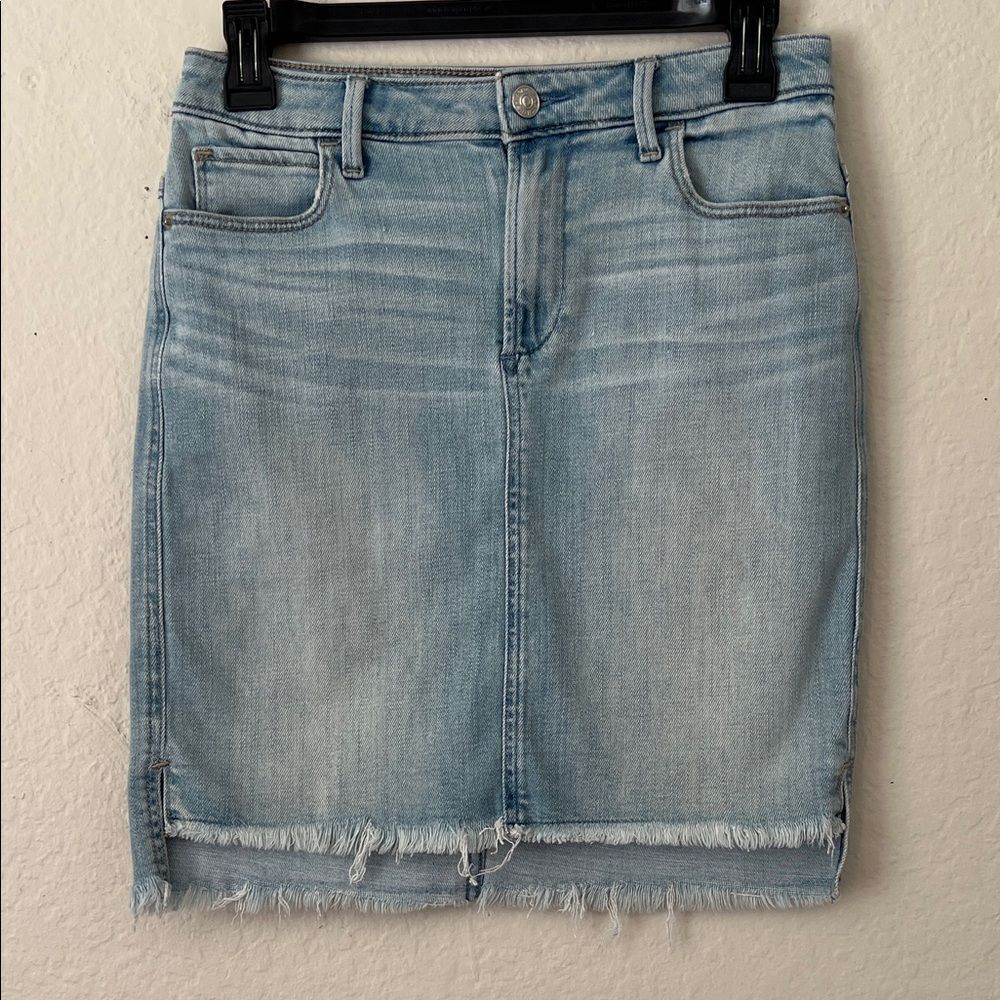 Abercrombie & Fitch Jean Skirt Pencil Raw Hem Denim Stretch Light Wash Size 26
